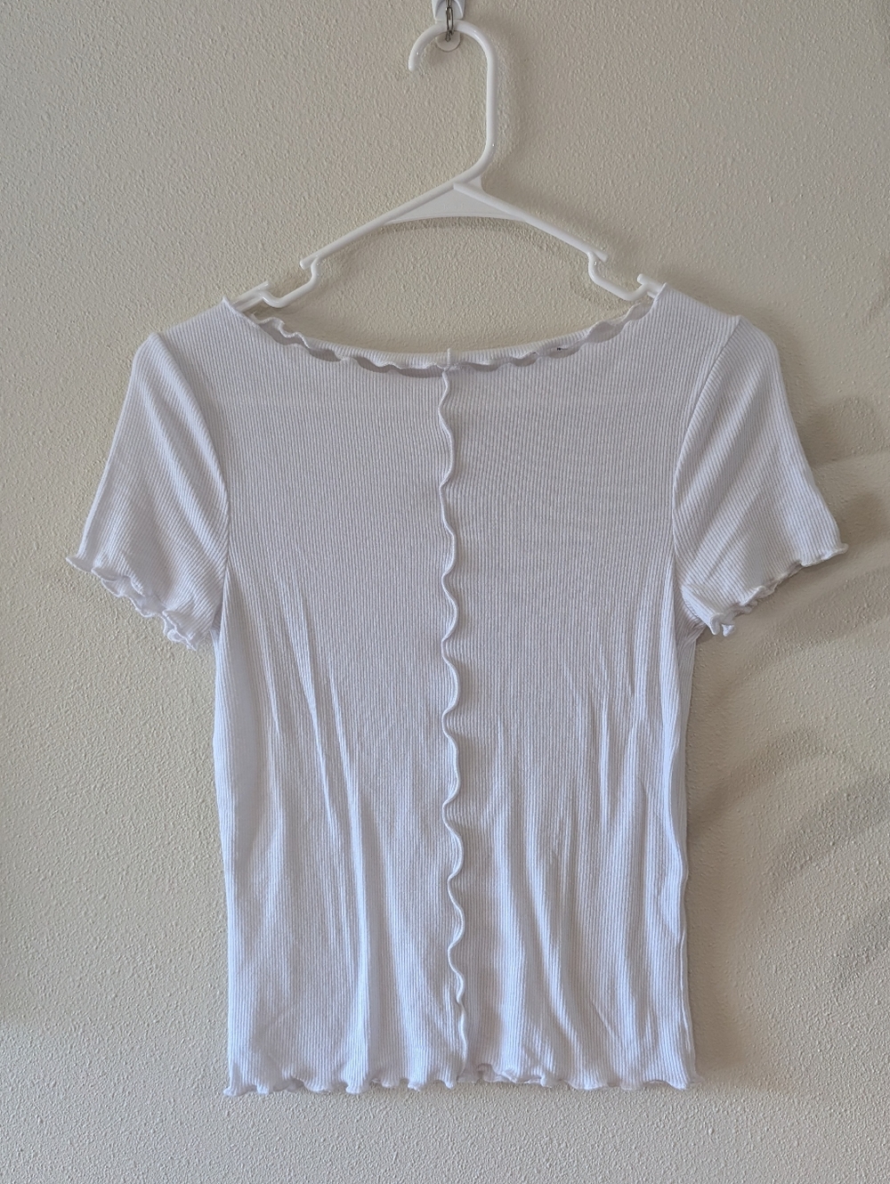 A&F Lettuce Edge White Tee